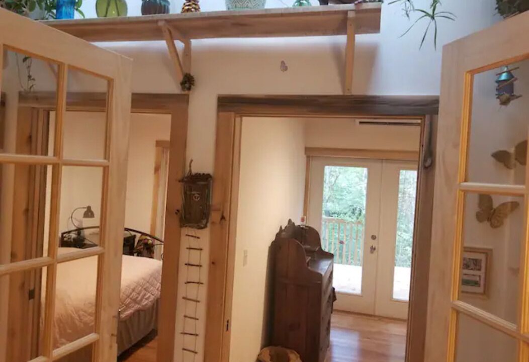 Photo of Bedroom in Carpenter