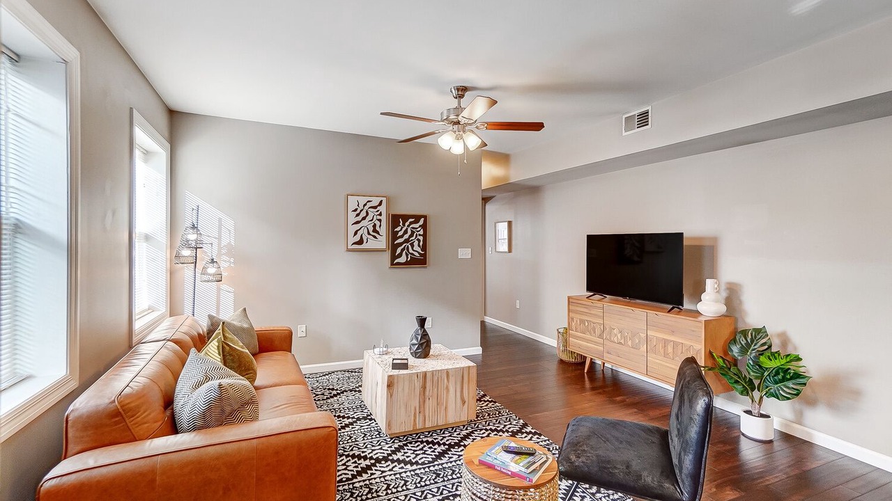 Photo of Livingroom in Oakley