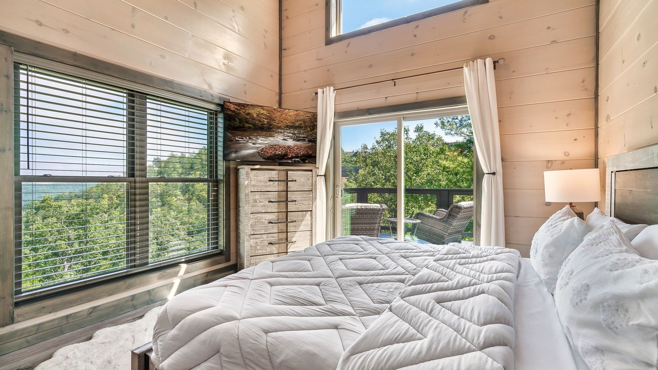 Photo of Bedroom in Wears Valley