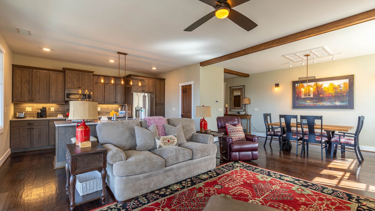 Photo of Livingroom in Lenoir
