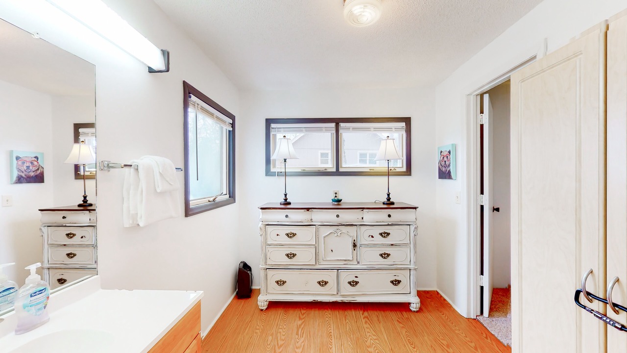 Photo of Bathroom in Newland