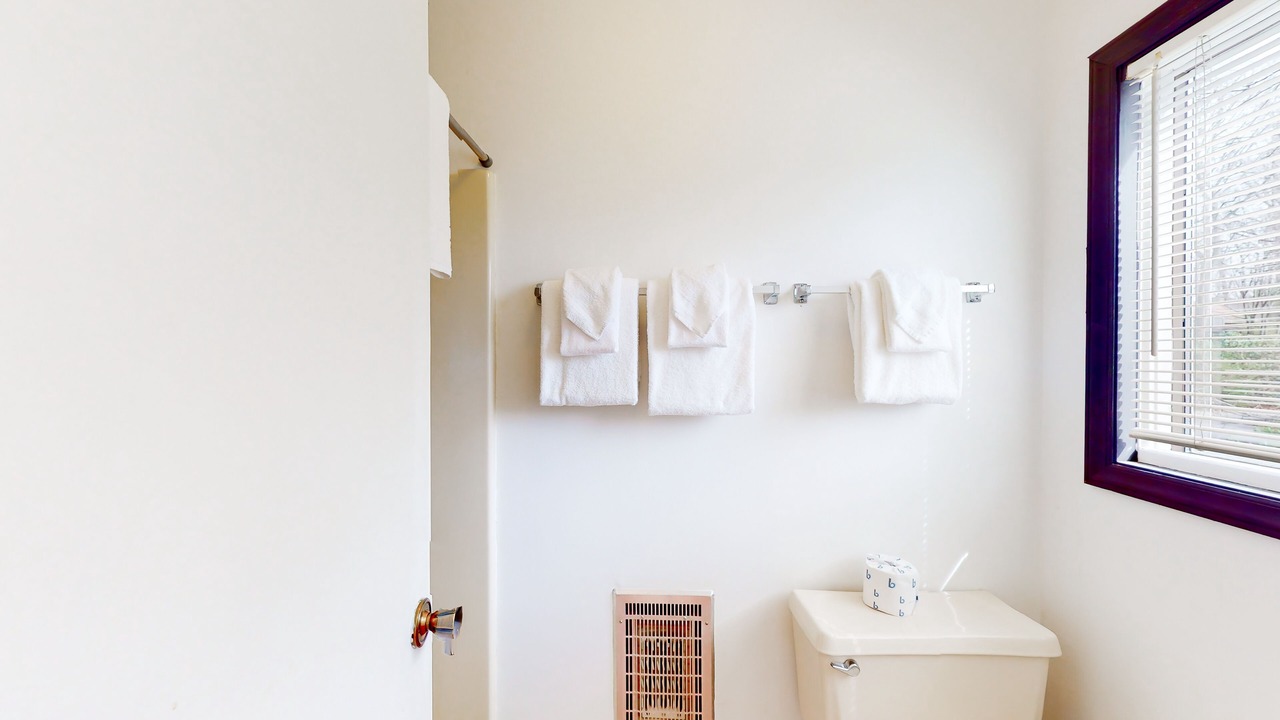 Photo of Bathroom in Newland