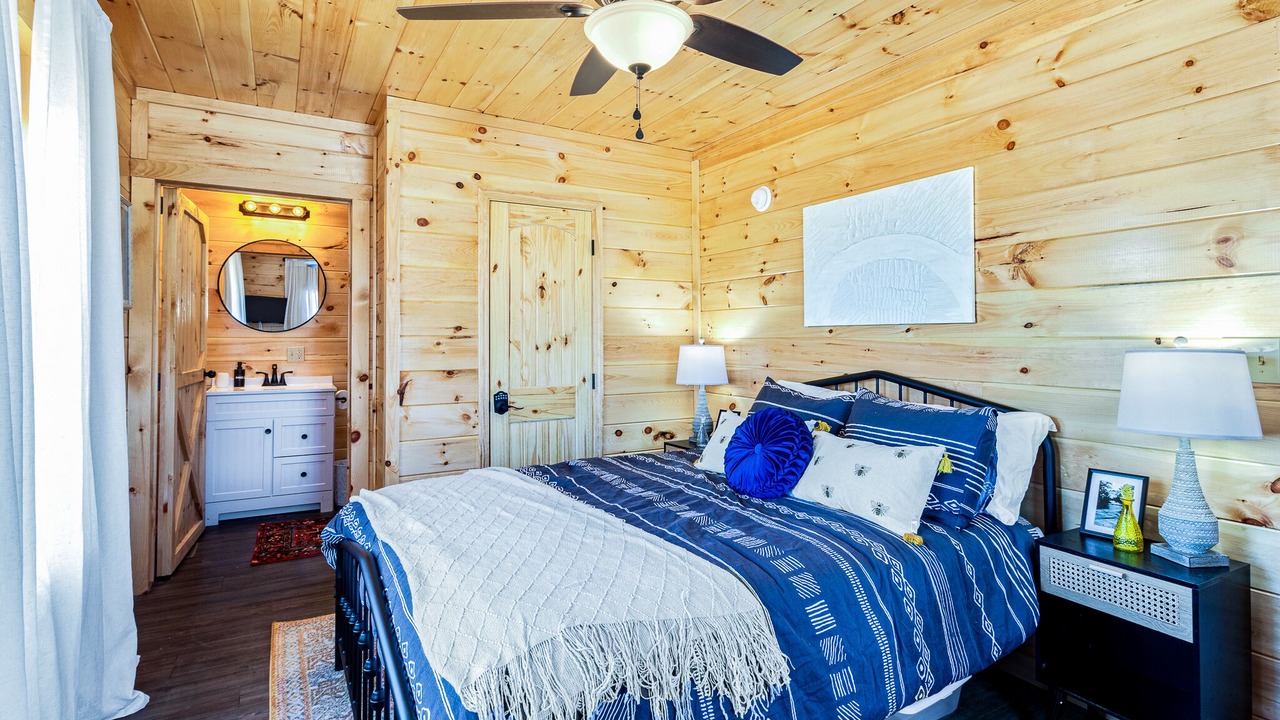 Photo of Bedroom in Rogers