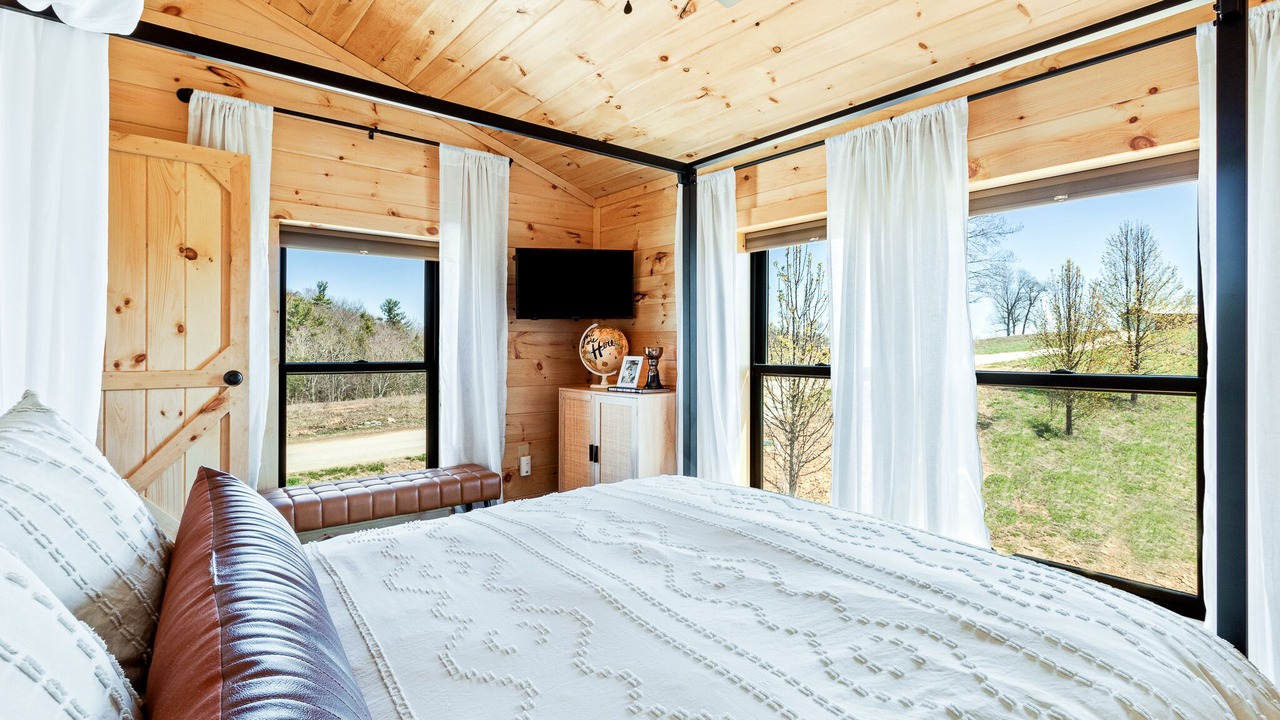 Photo of Bedroom in Rogers