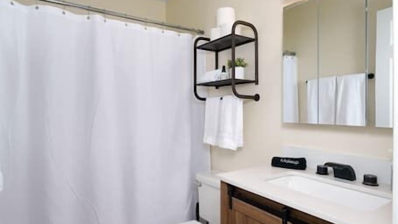 Photo of Bathroom in Williamstown