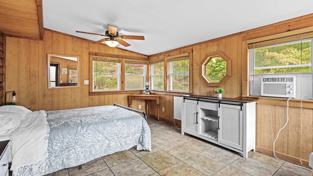 Photo of Bedroom in Great Cacapon