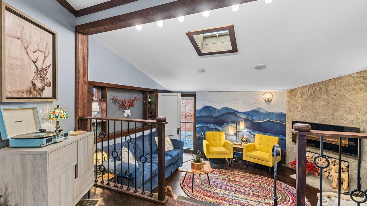 Photo of Livingroom in Fairview