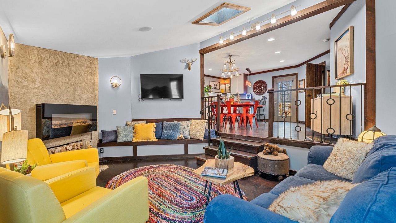 Photo of Livingroom in Fairview