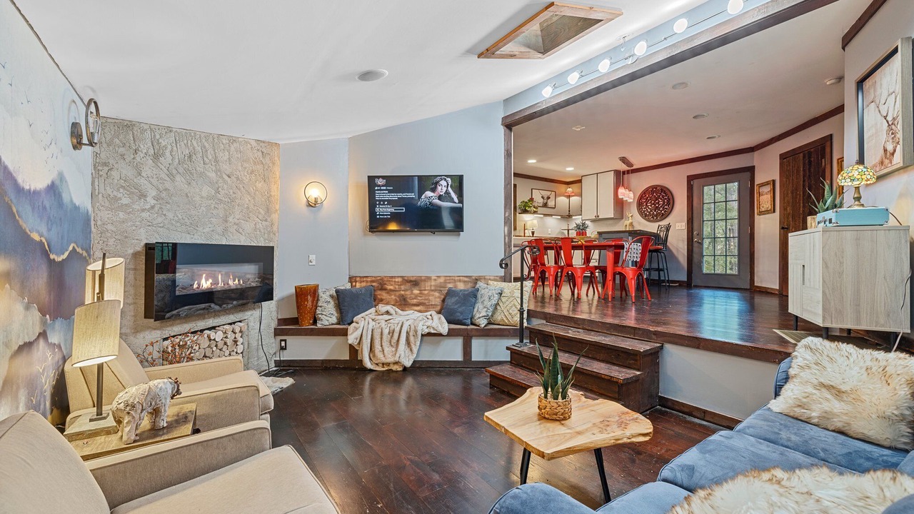Photo of Livingroom in Fairview