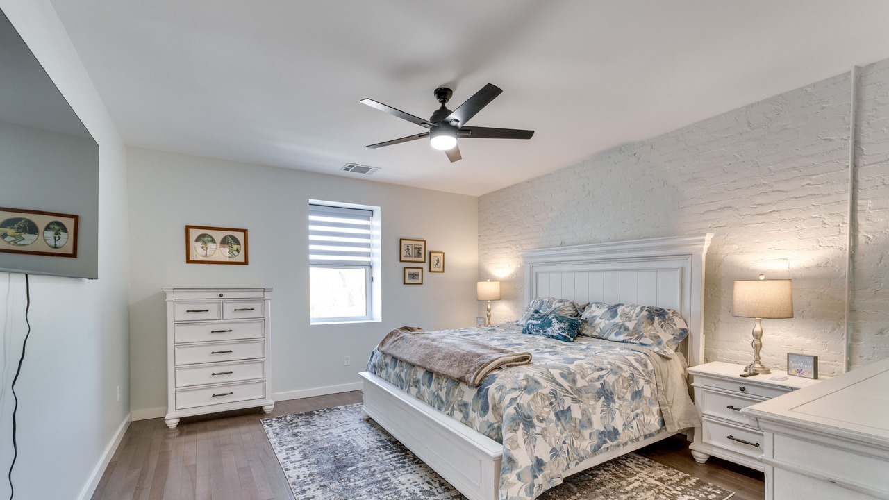 Photo of Bedroom in Lenoir