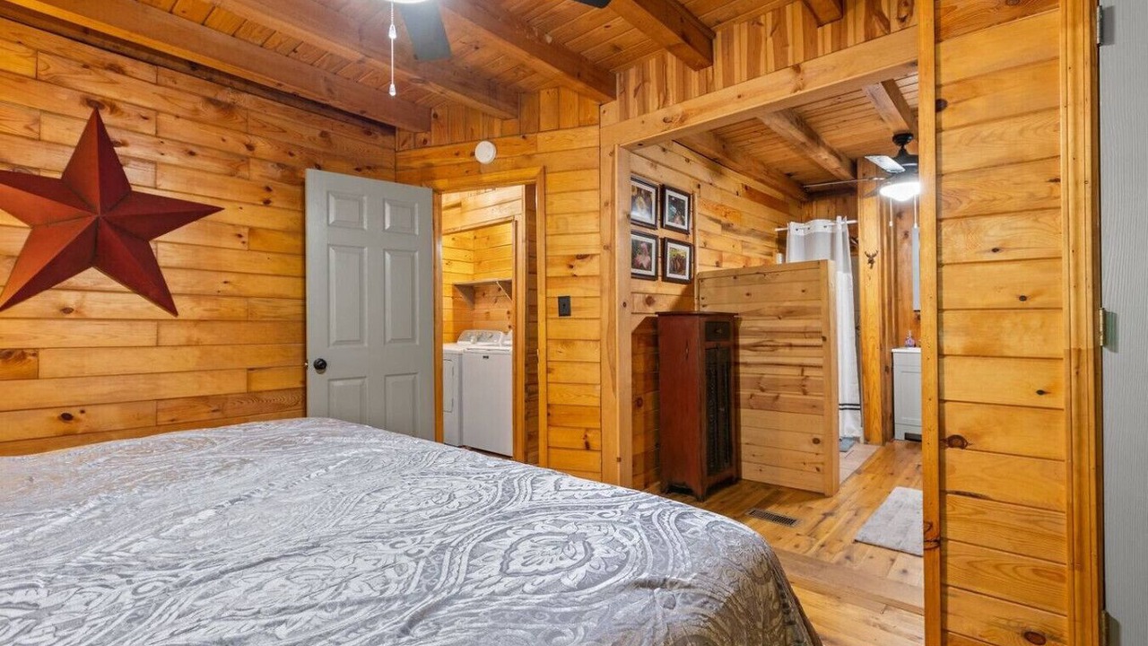 Photo of Bedroom in Pine Ridge