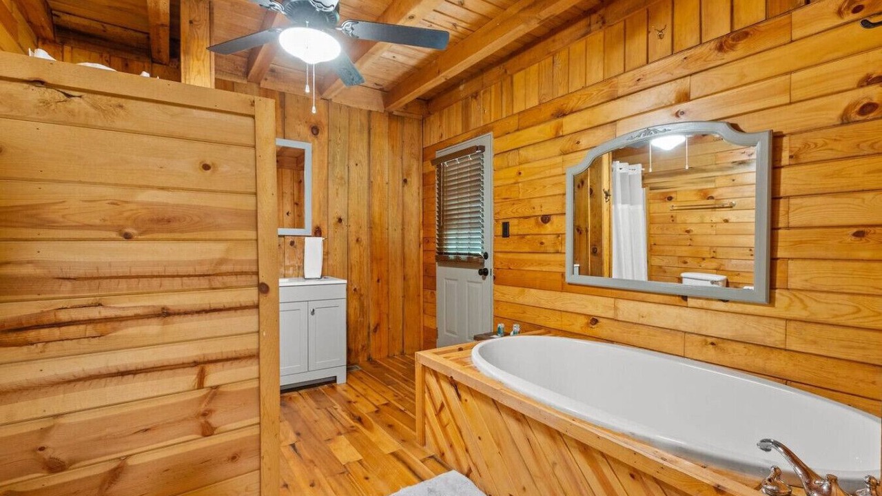 Photo of Bathroom in Pine Ridge