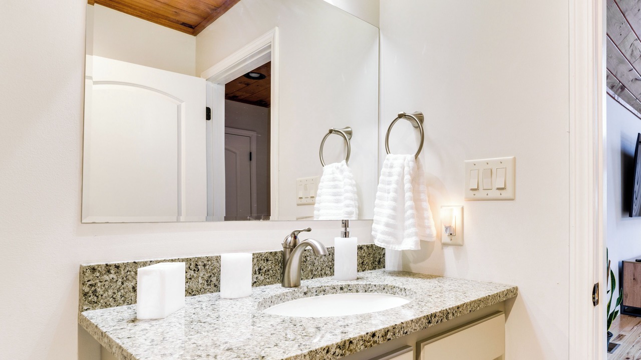 Photo of Bathroom in Vein Mountain