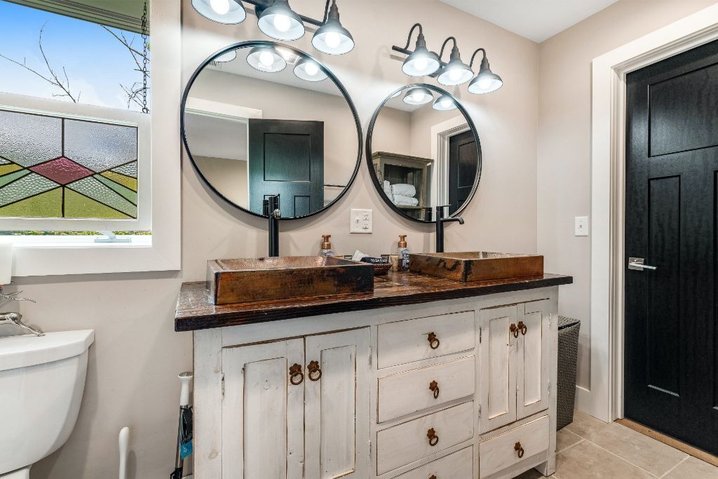 Photo of Bathroom in Frank