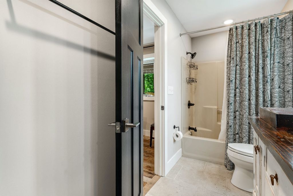 Photo of Bathroom in Frank