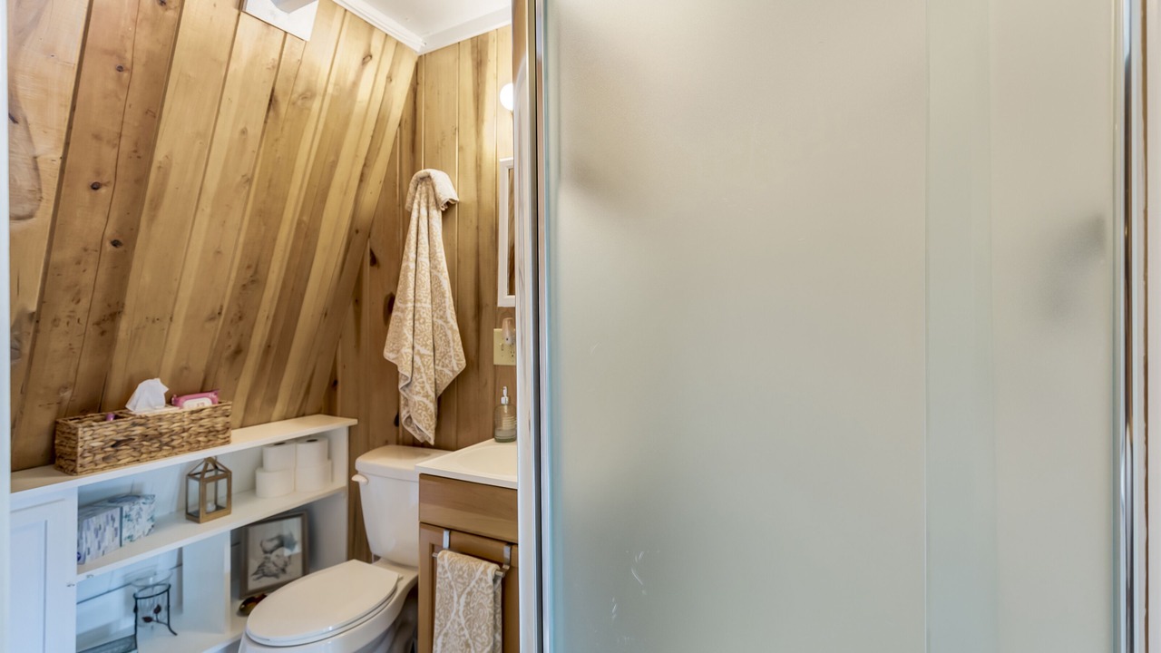 Photo of Bathroom in Mountain Rest