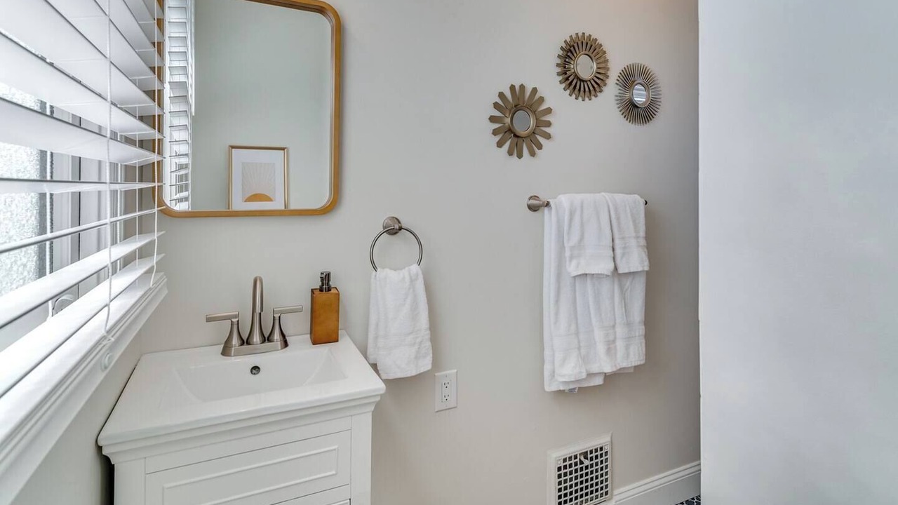 Photo of Bathroom in Oakley