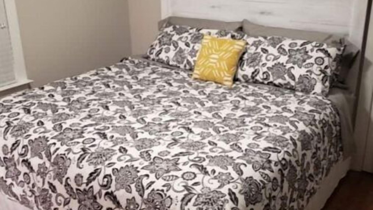 Photo of Bedroom in Hendersonville