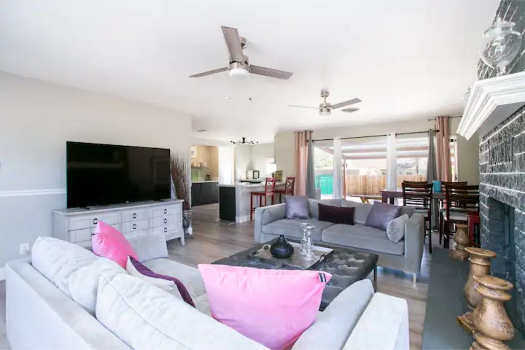 Photo of Livingroom in Rancho Oakey