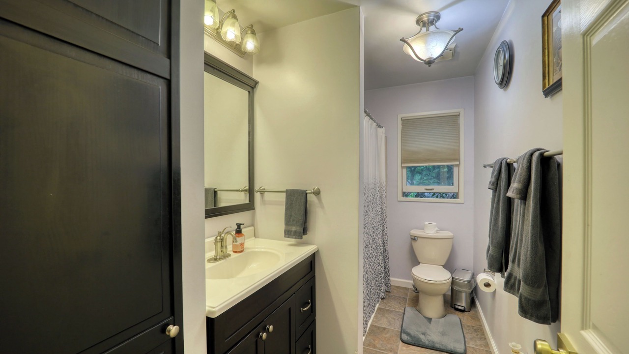 Photo of Bathroom in Newland