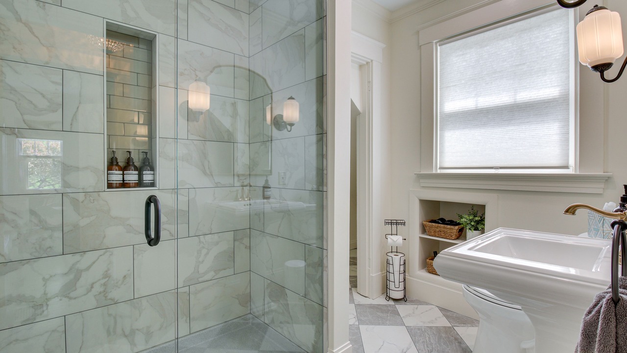 Photo of Bathroom in Roselawn Finance