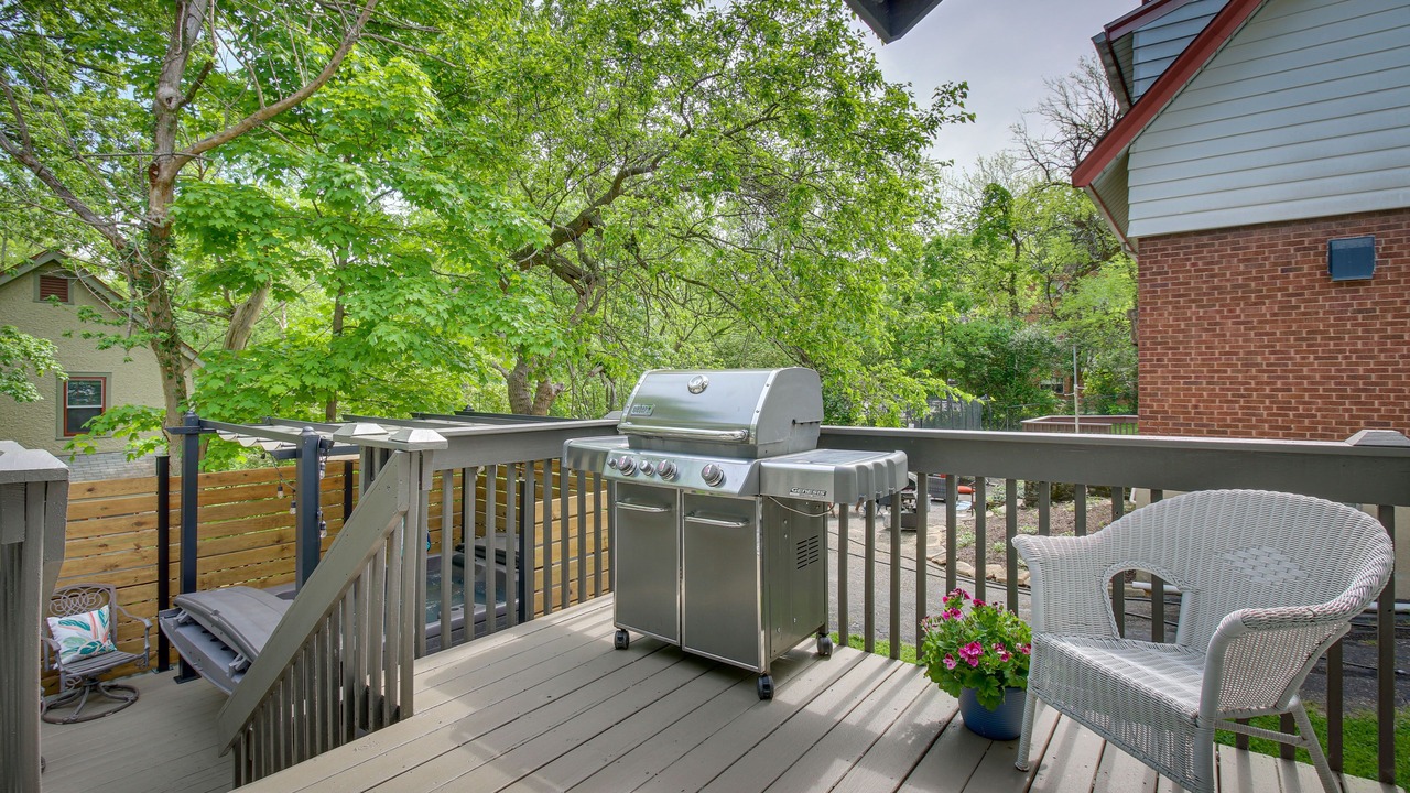Photo of Outdoor in Roselawn Finance