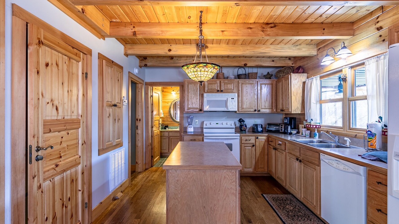Photo of Kitchen in Hidden Lake