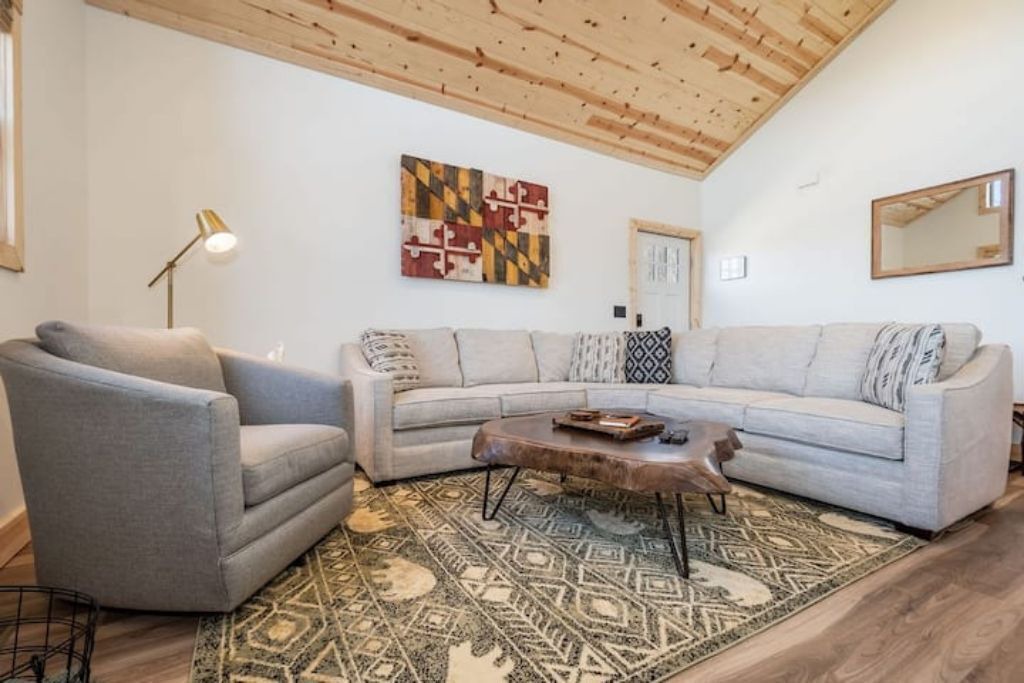Photo of Livingroom in McHenry