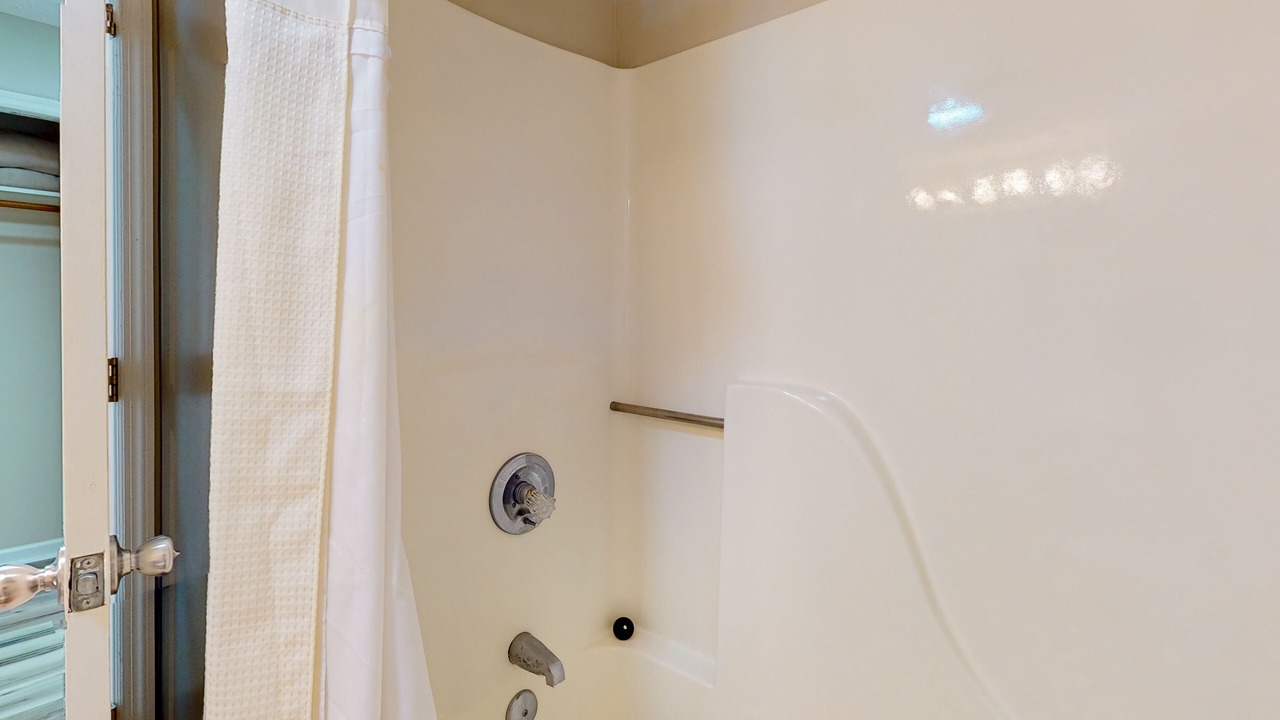 Photo of Bathroom in Baneberry