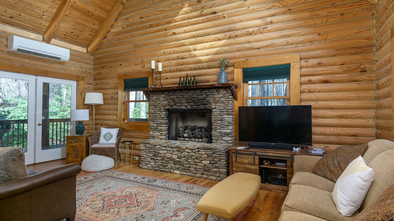 Photo of Livingroom in Black Mountain