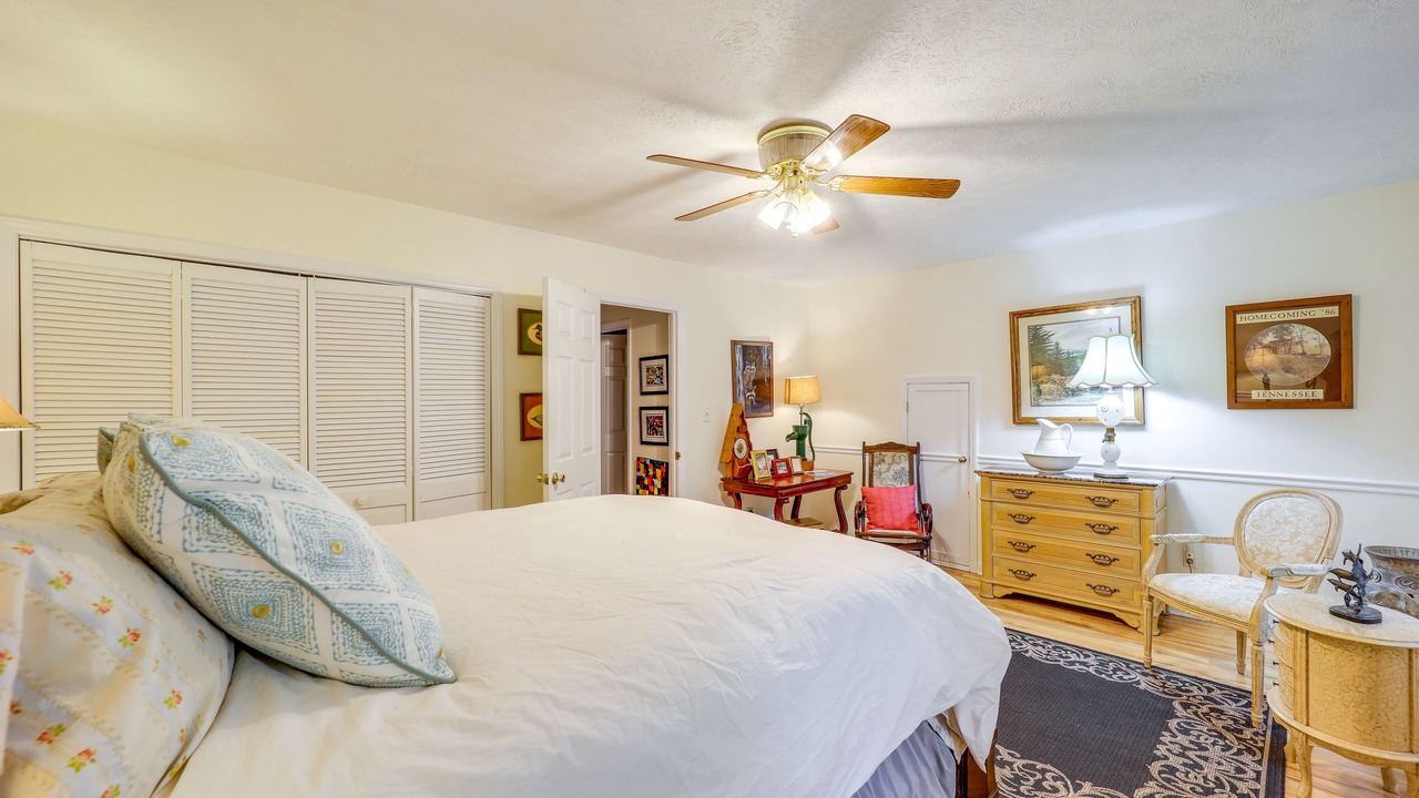 Photo of Bedroom in Unicoi