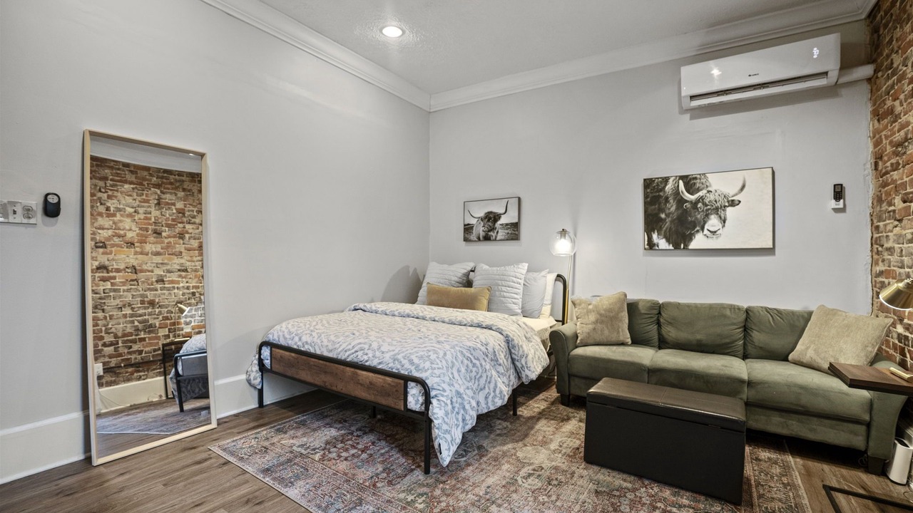 Photo of Bedroom in Northside District