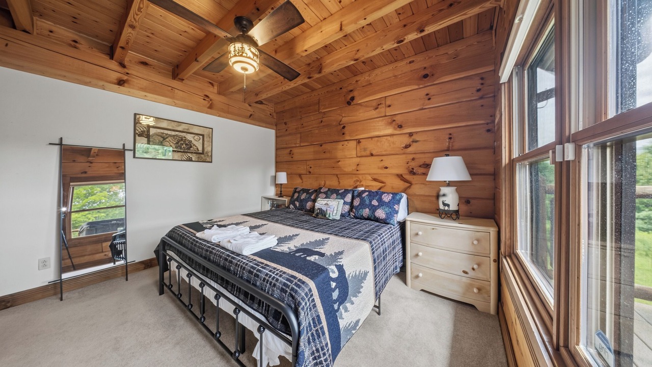 Photo of Bedroom in Slatyfork Farm