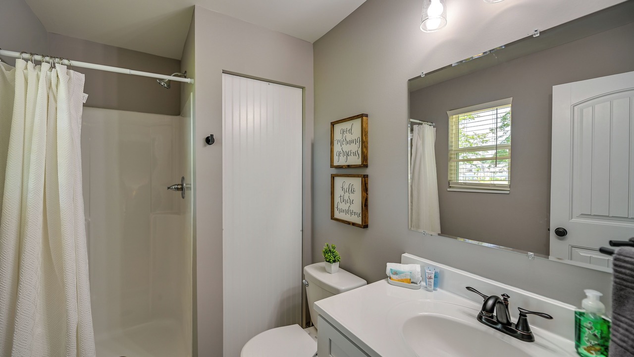 Photo of Bathroom in Dry Ridge