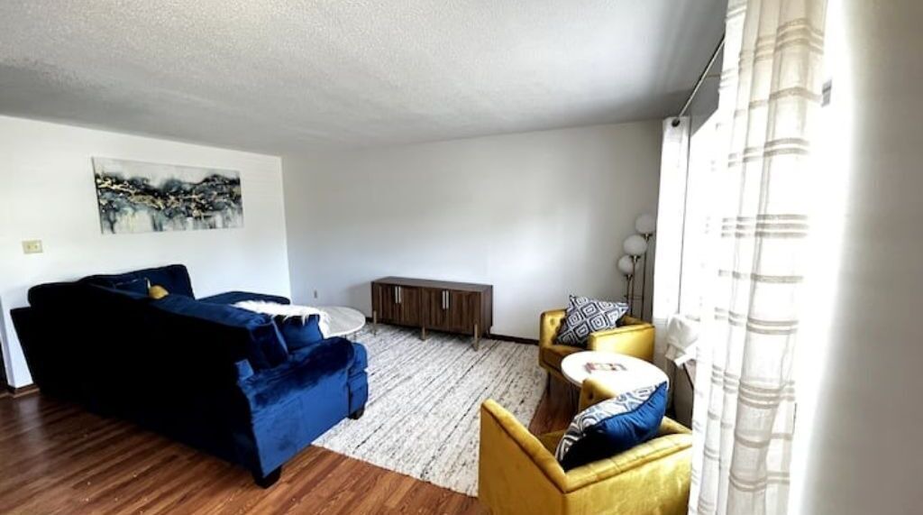 Photo of Livingroom in Elizabethton