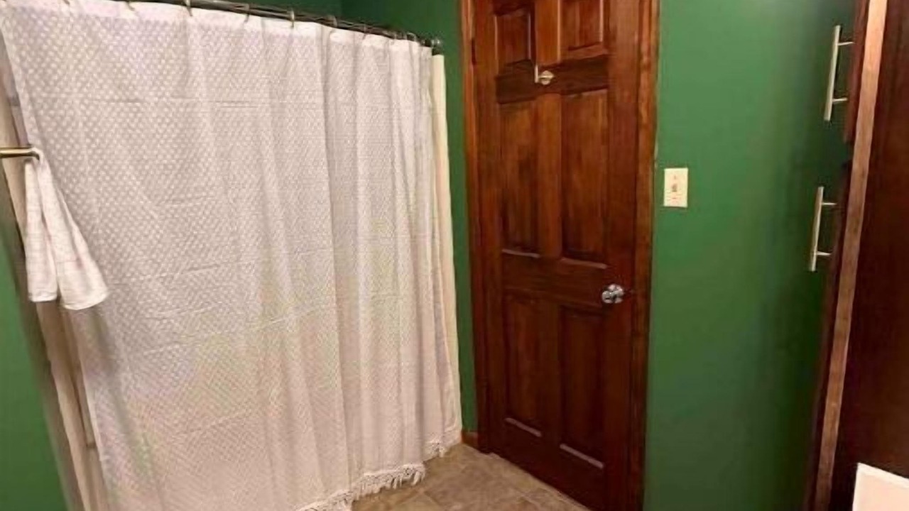 Photo of Bathroom in Elizabethton