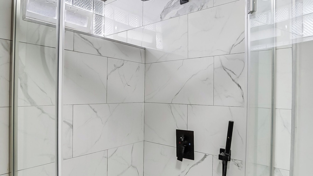 Photo of Bathroom in Roselawn Finance