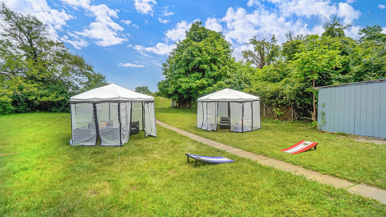 Photo of Outdoor in Roselawn Finance