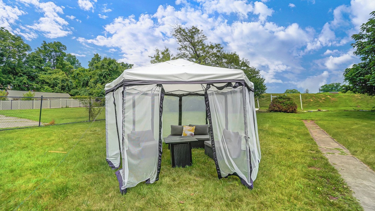 Photo of Outdoor in Roselawn Finance