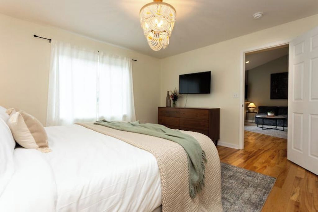Photo of Bedroom in Black Mountain