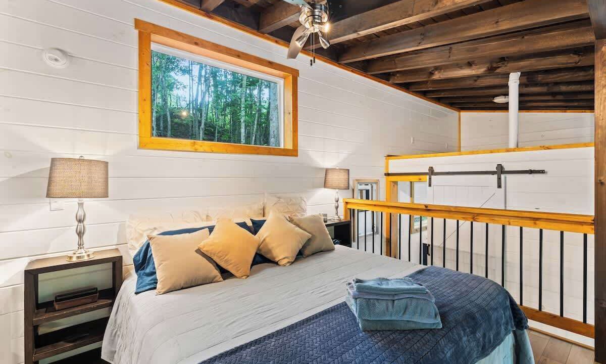 Photo of Bedroom in Primrose
