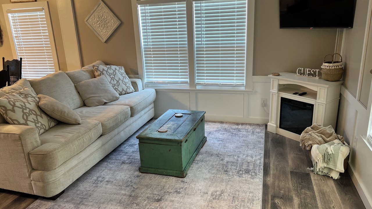 Photo of Livingroom in Plummers Landing
