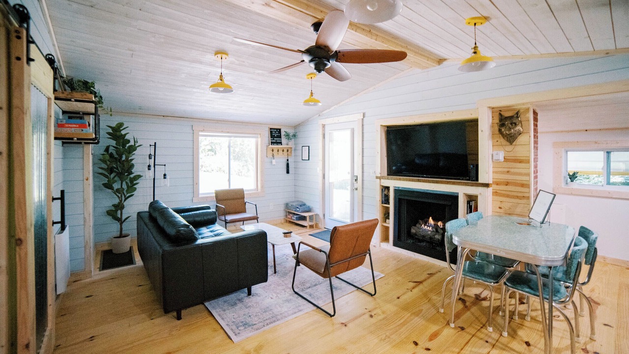Photo of Livingroom in Black Mountain