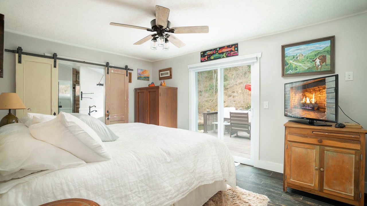 Photo of Bedroom in Burnsville