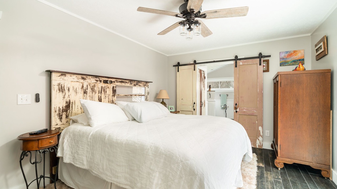 Photo of Bedroom in Burnsville