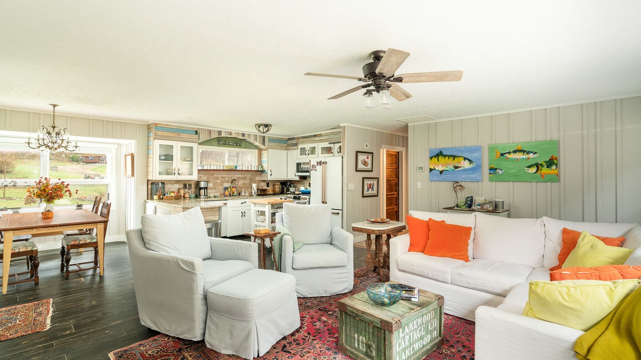 Photo of Livingroom in Burnsville