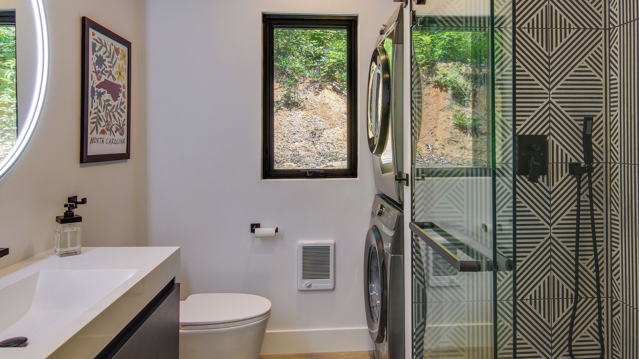Photo of Bathroom in Fairview