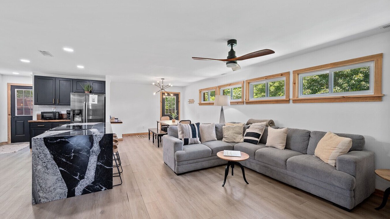 Photo of Livingroom in Rogers