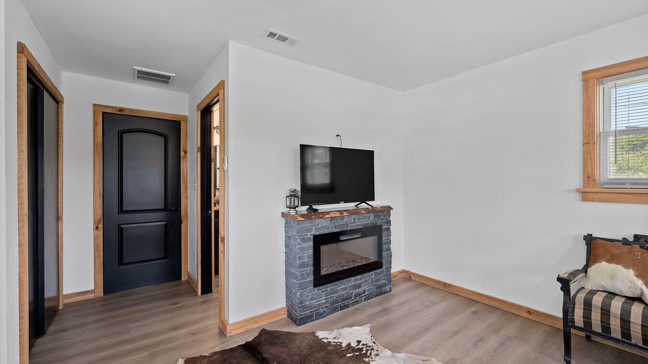 Photo of Livingroom in Rogers
