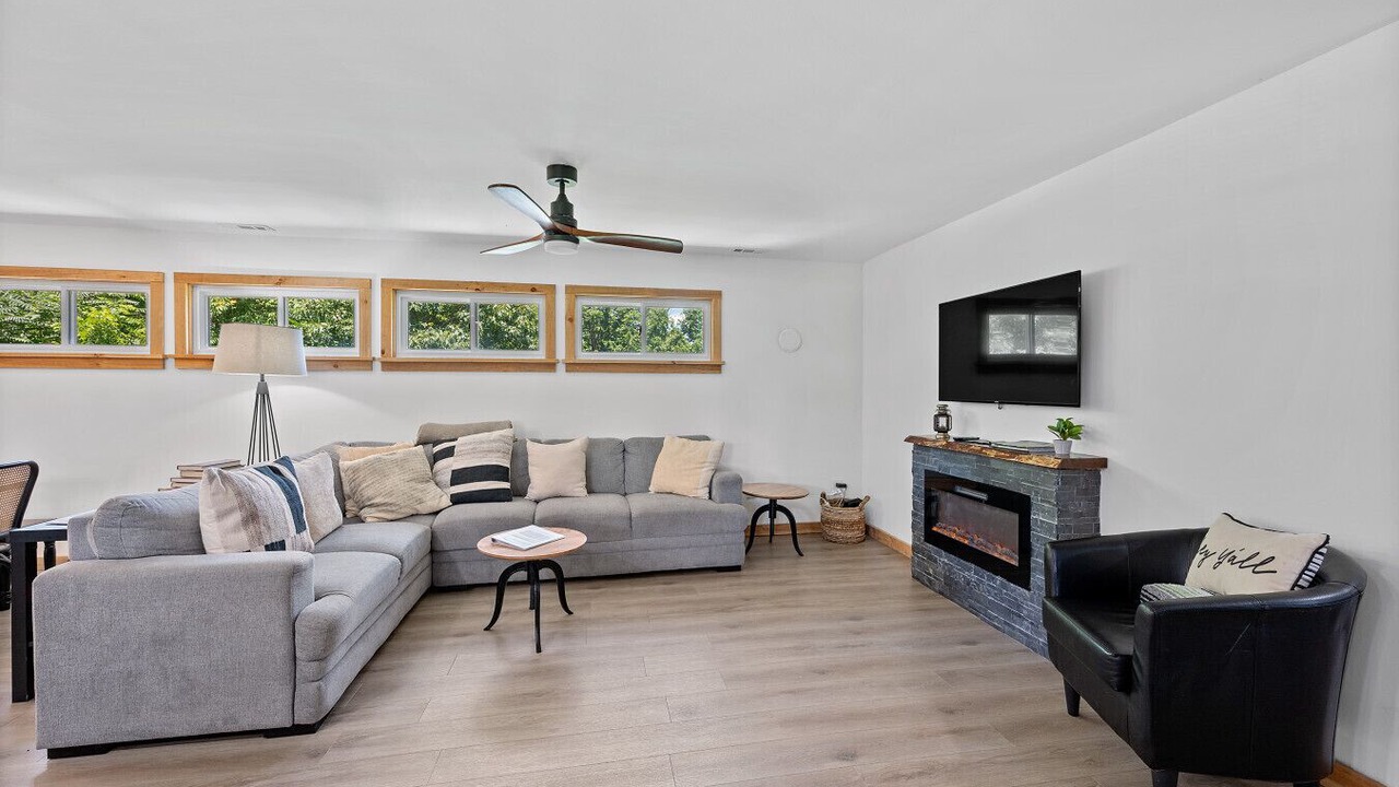 Photo of Livingroom in Rogers